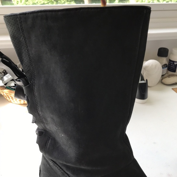UGG Boots - Picture 16 of 16